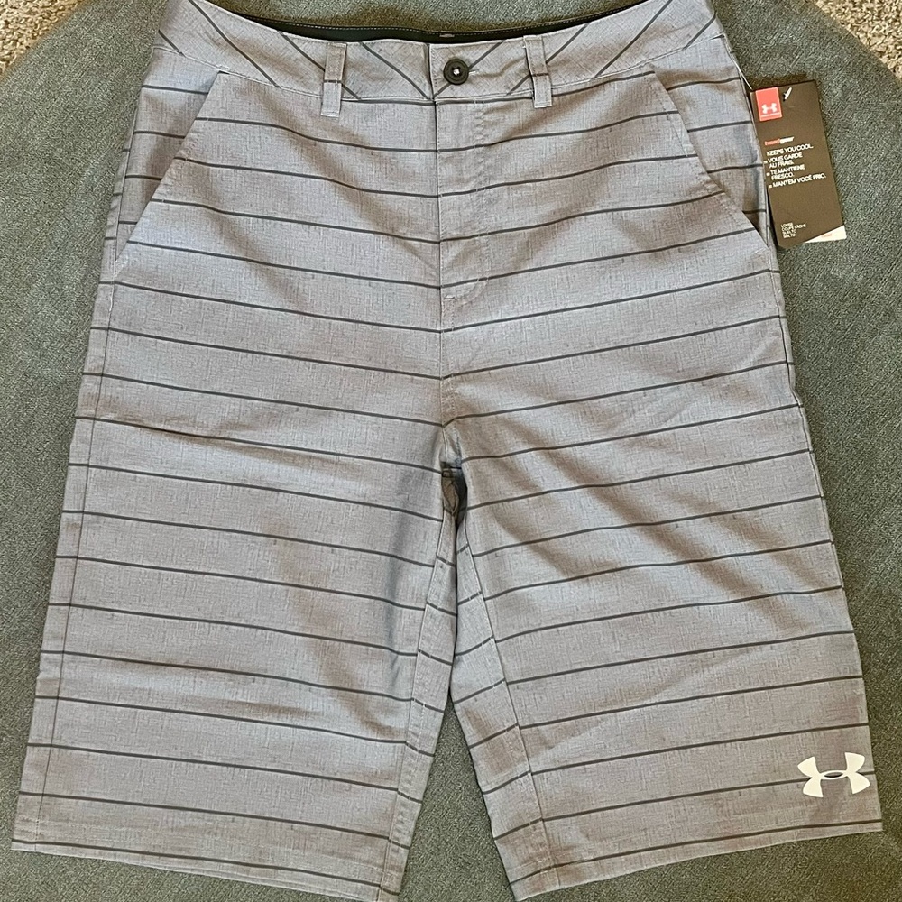 Under Armour Youth Gray Striped Shorts Heat Gear Loose Fit Youth
